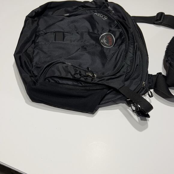 Osprey Ozone Courier Black Messenger Computer Bag 20L 15" Laptop Shoulder Bag - Picture 4 of 9